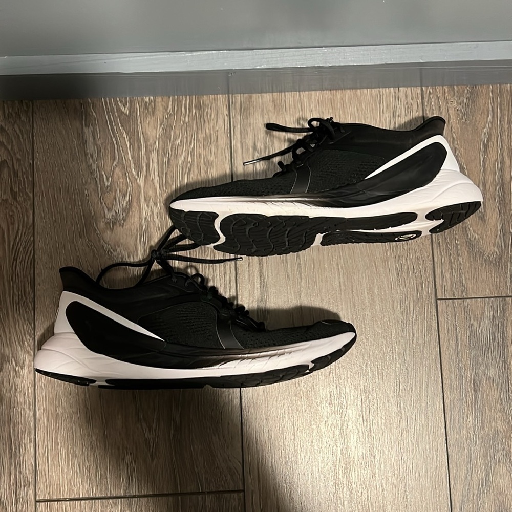 Lululemon Blissful Running Shoe size 11 - Picture 4 of 16